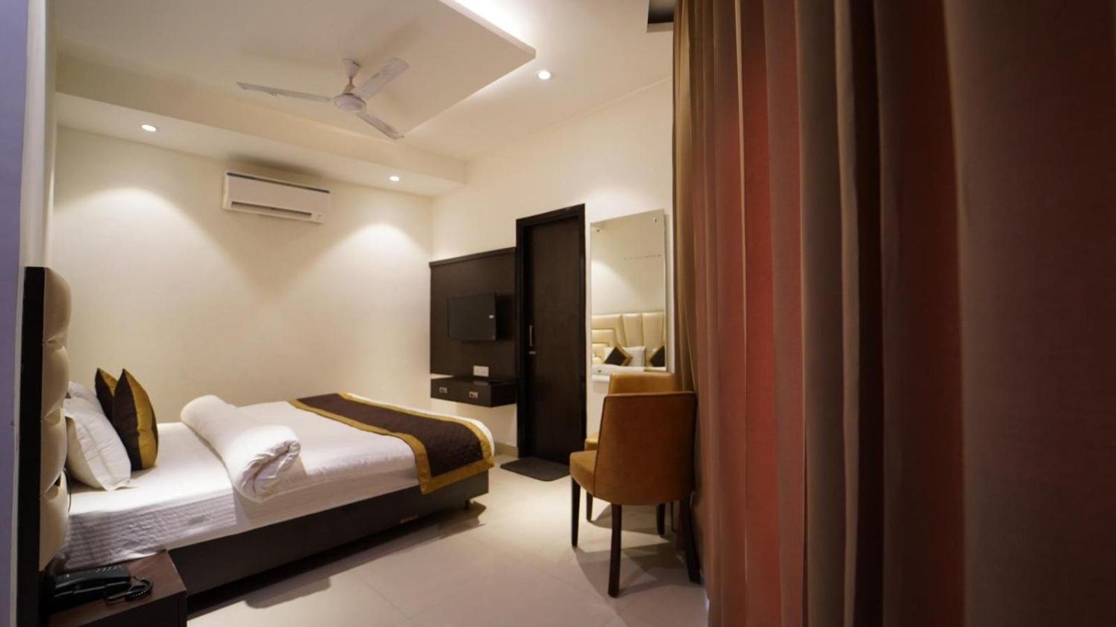 Hotel Avi Inn Amritszár Kültér fotó