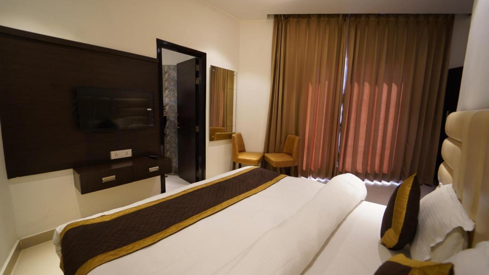 Hotel Avi Inn Amritszár Kültér fotó